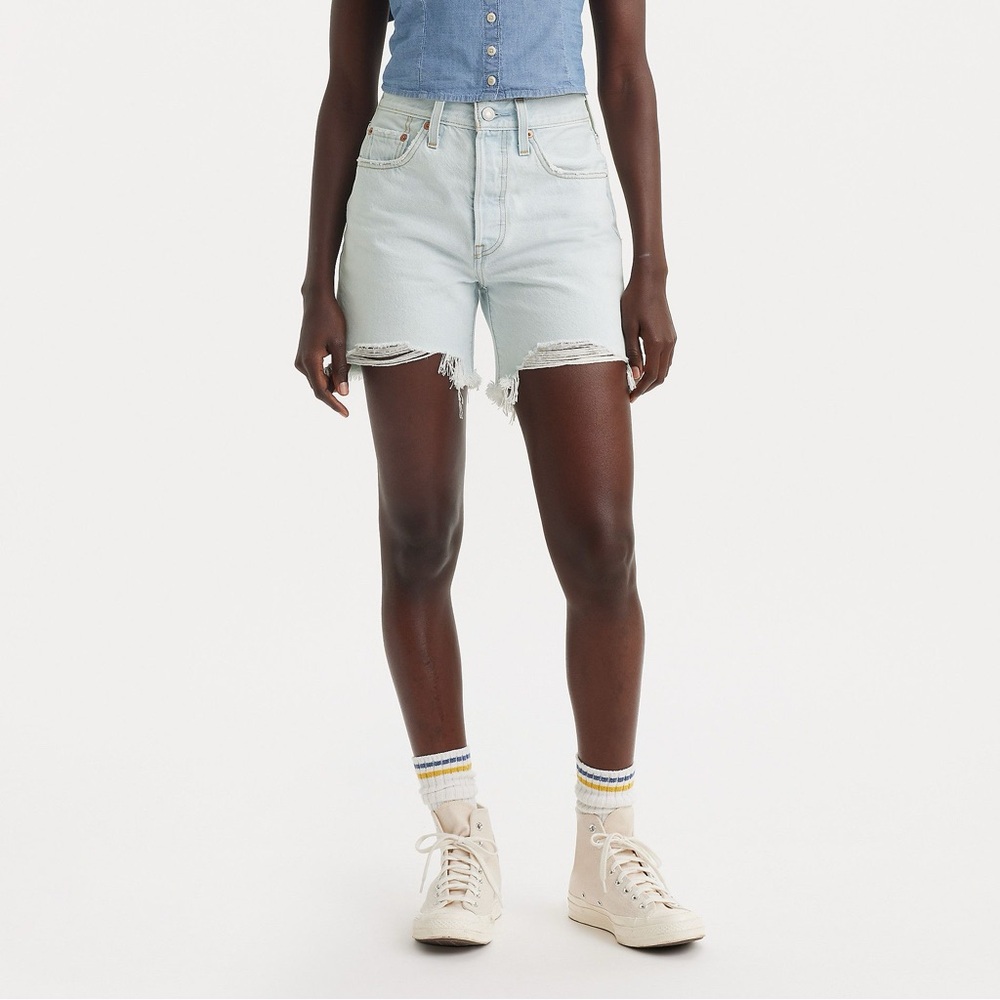 NWT Levi’s Mid Thigh Denim Shorts